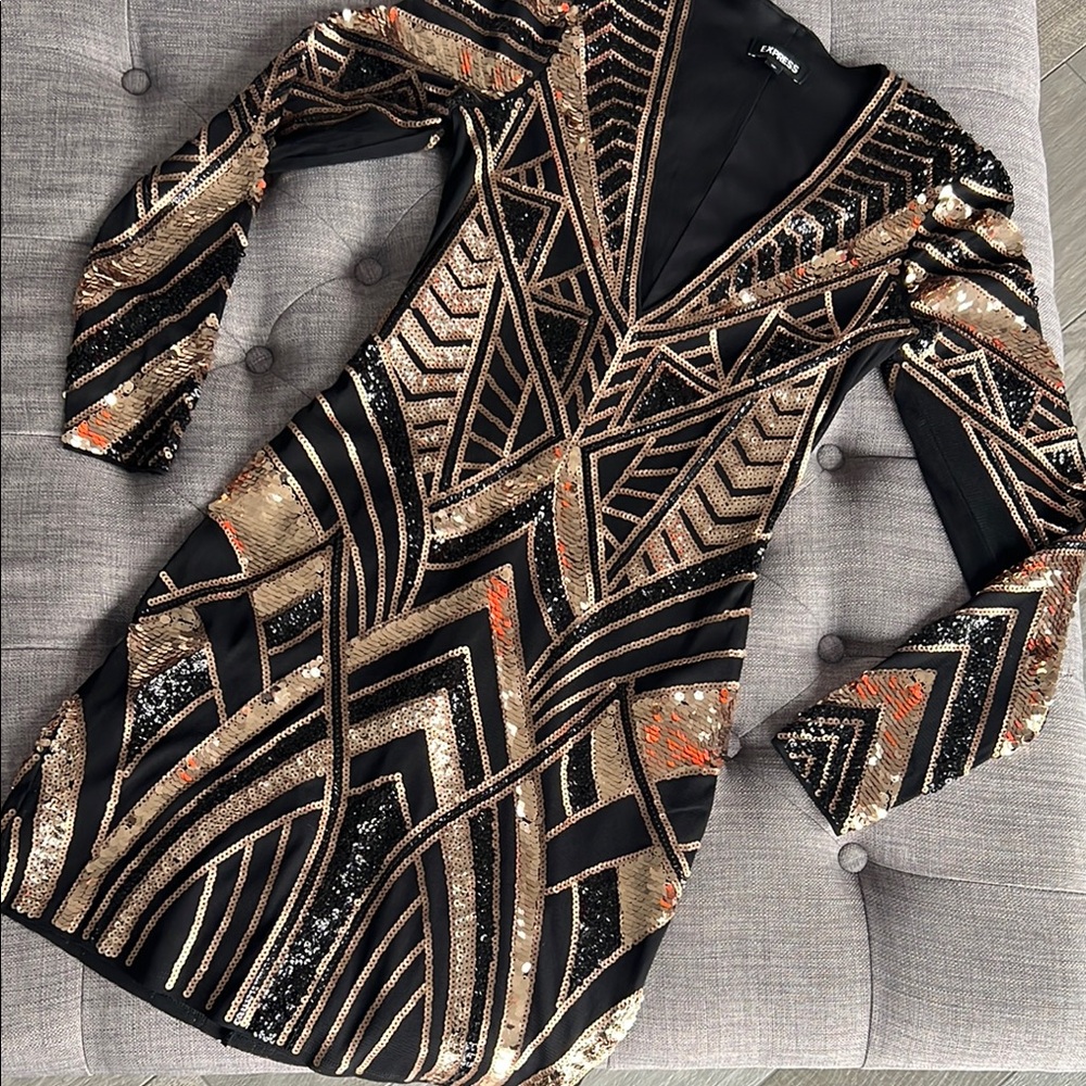 Elegant Black and Gold Geometric Dress